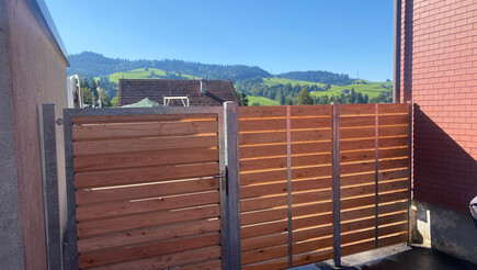 Holz Sichtschutz aus dem 2023 in 9103 Schönengrund Schweiz von Zaunteam Appenzellerland.