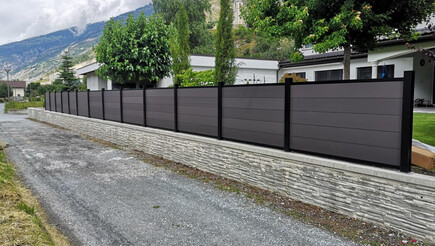 WPC Sichtschutz aus dem 2020 in 3942 Raron Schweiz von Zaunteam Wallis / Swissclôture Valais.
