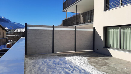 Aluminium Sichtschutz aus dem 2022 in 3931 Lalden Schweiz von Zaunteam Wallis / Swissclôture Valais.