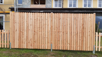Holz Sichtschutz aus dem 2022 in 6673 Grän Österreich von Zaunteam Allgäu.