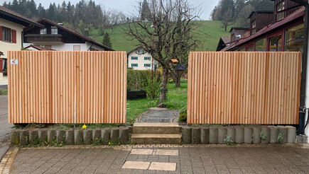 Holz Sichtschutz aus dem 2022 in 87534 Oberstaufen Deutschland von Zaunteam Allgäu.